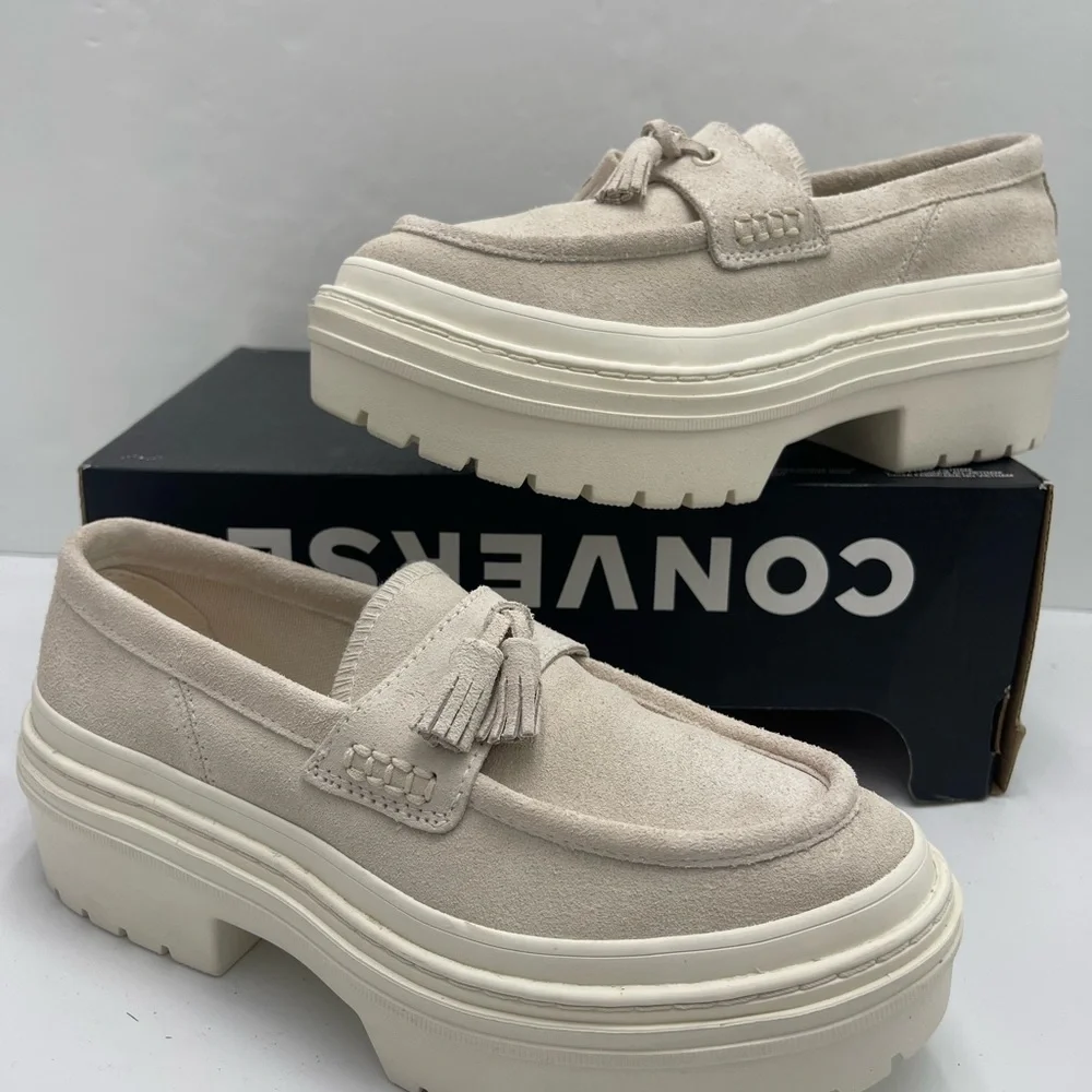 Converse A15553C
CTAS LUGGED HEEL LOAFER OX
LIGHT DUNE/EGRET/LIGHT DUNE Platform - Picture 12 of 16